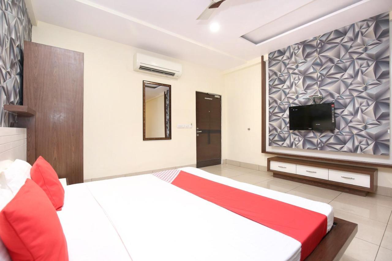 Hotel Grand M Lajjo Λουντιάνα Εξωτερικό φωτογραφία