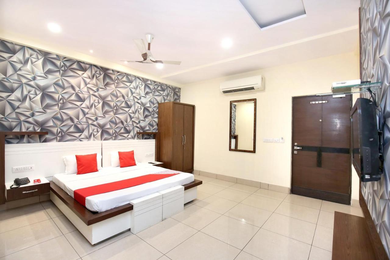 Hotel Grand M Lajjo Λουντιάνα Εξωτερικό φωτογραφία