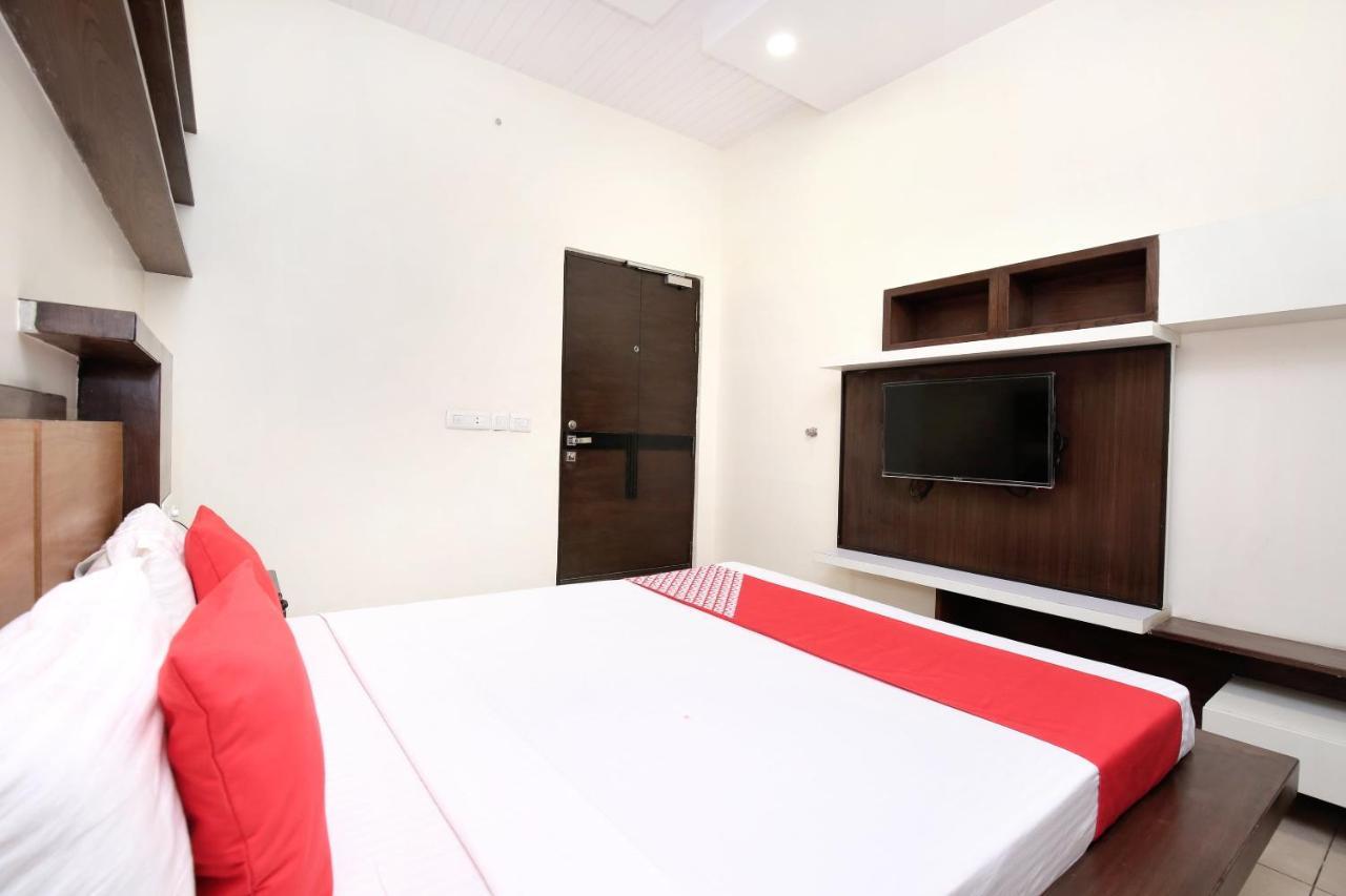 Hotel Grand M Lajjo Λουντιάνα Εξωτερικό φωτογραφία