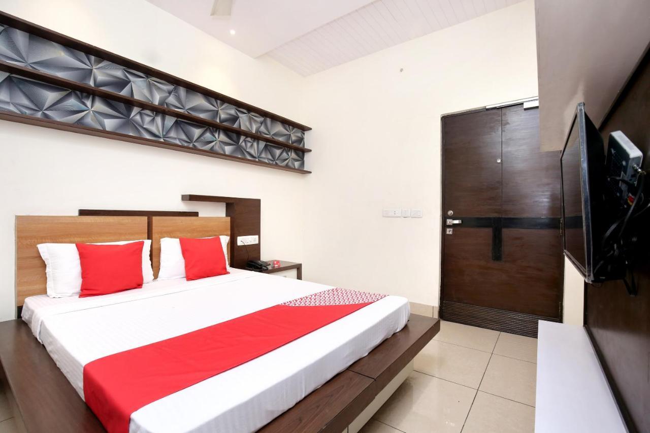Hotel Grand M Lajjo Λουντιάνα Εξωτερικό φωτογραφία