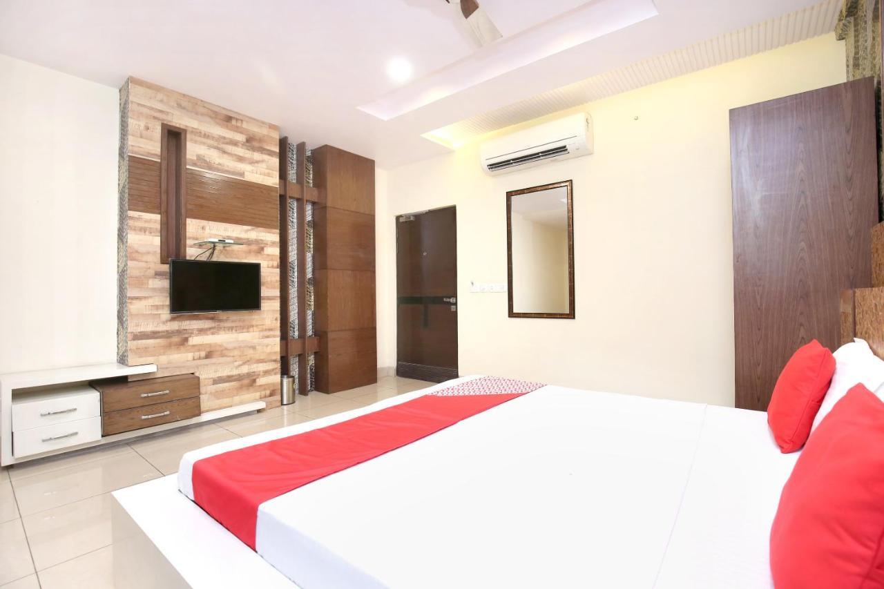 Hotel Grand M Lajjo Λουντιάνα Εξωτερικό φωτογραφία