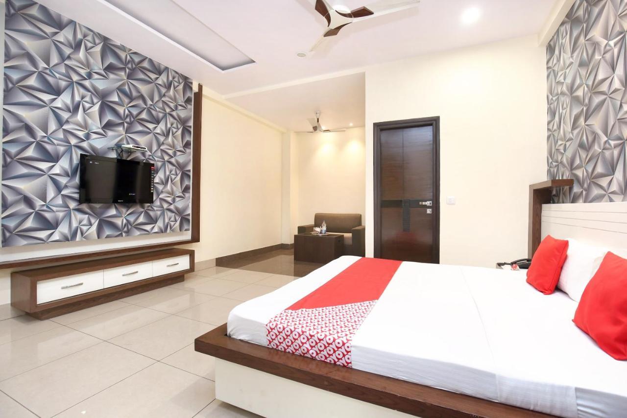 Hotel Grand M Lajjo Λουντιάνα Εξωτερικό φωτογραφία