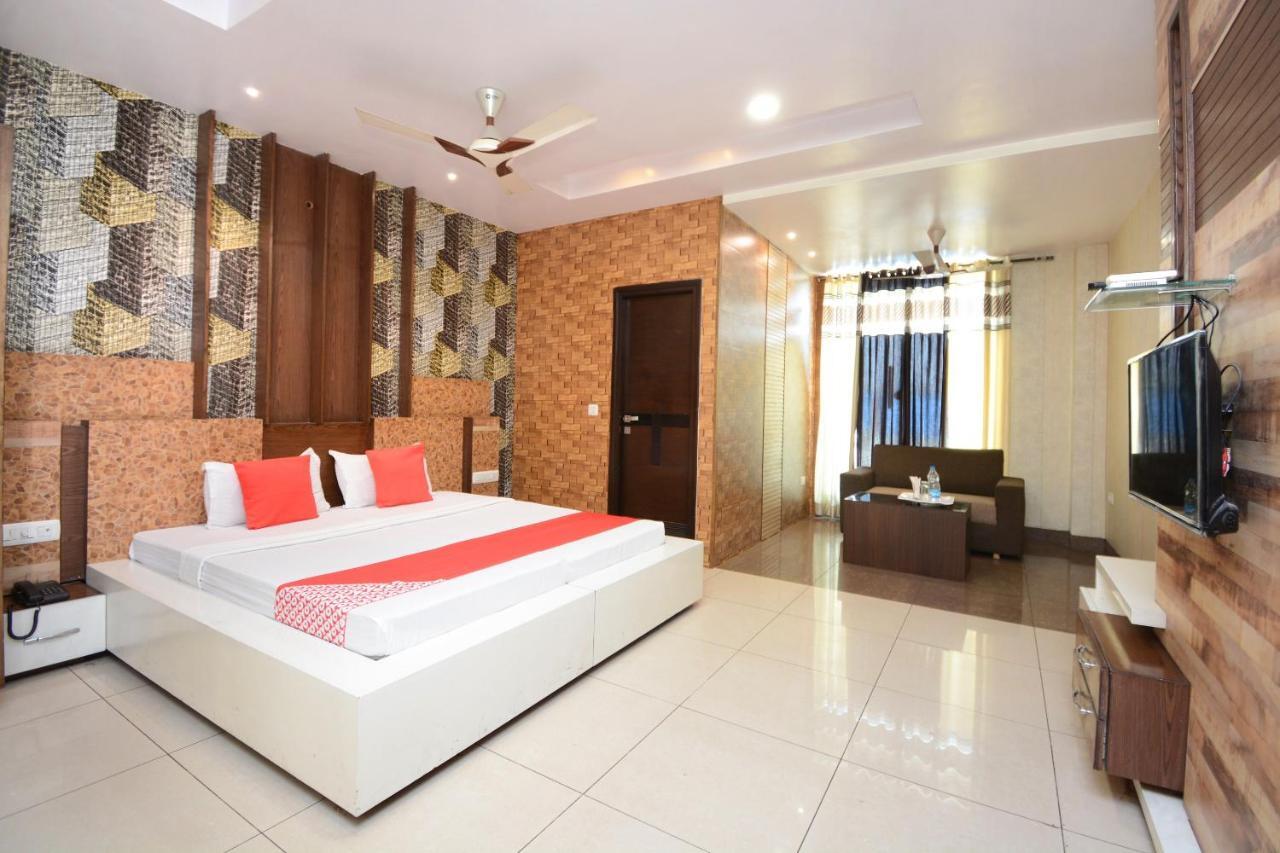 Hotel Grand M Lajjo Λουντιάνα Εξωτερικό φωτογραφία