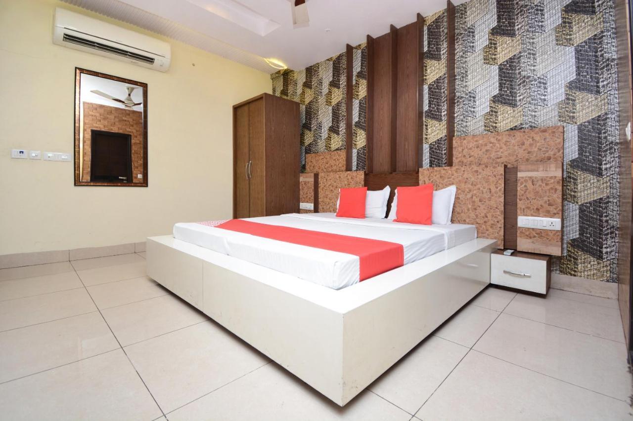 Hotel Grand M Lajjo Λουντιάνα Εξωτερικό φωτογραφία