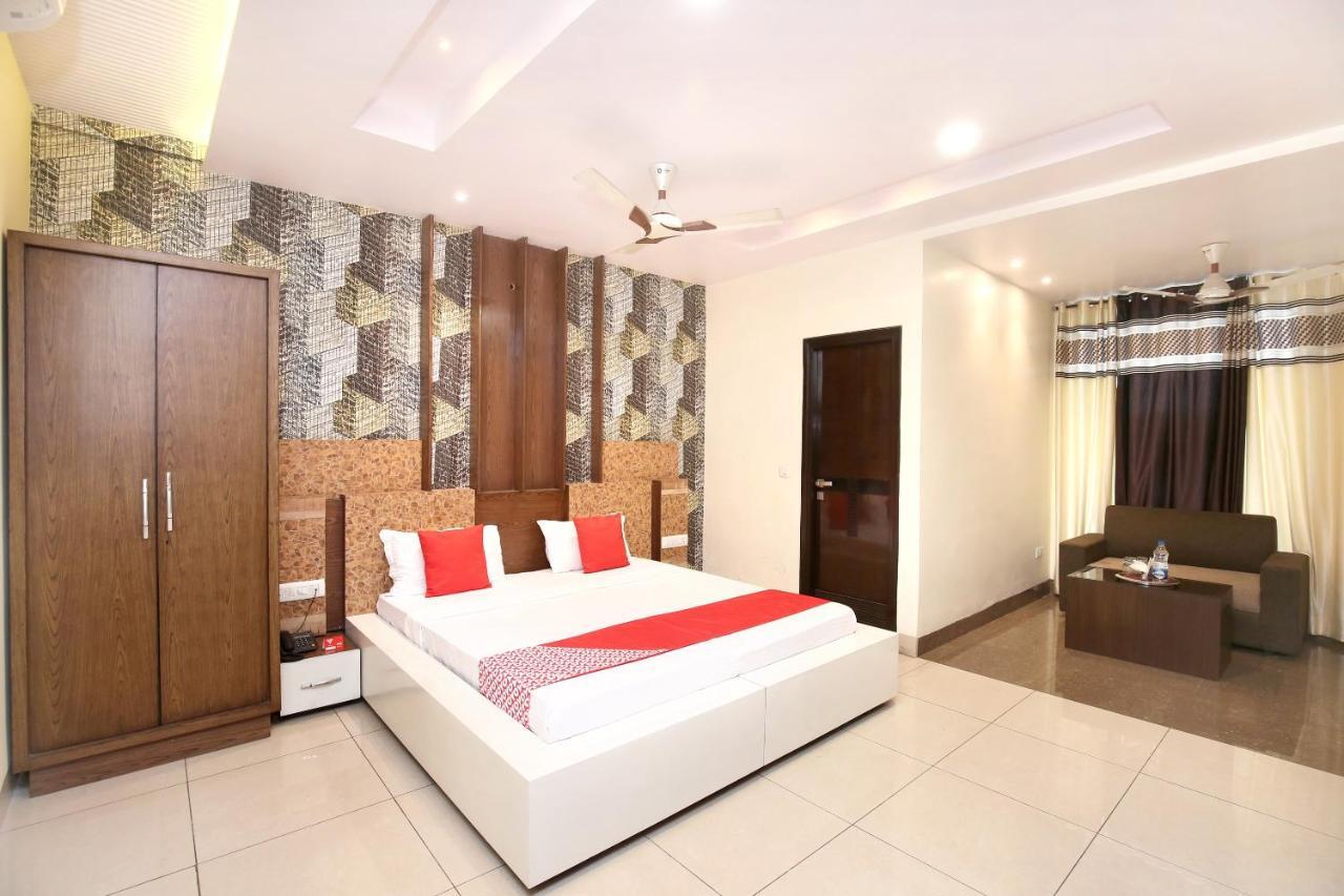 Hotel Grand M Lajjo Λουντιάνα Εξωτερικό φωτογραφία