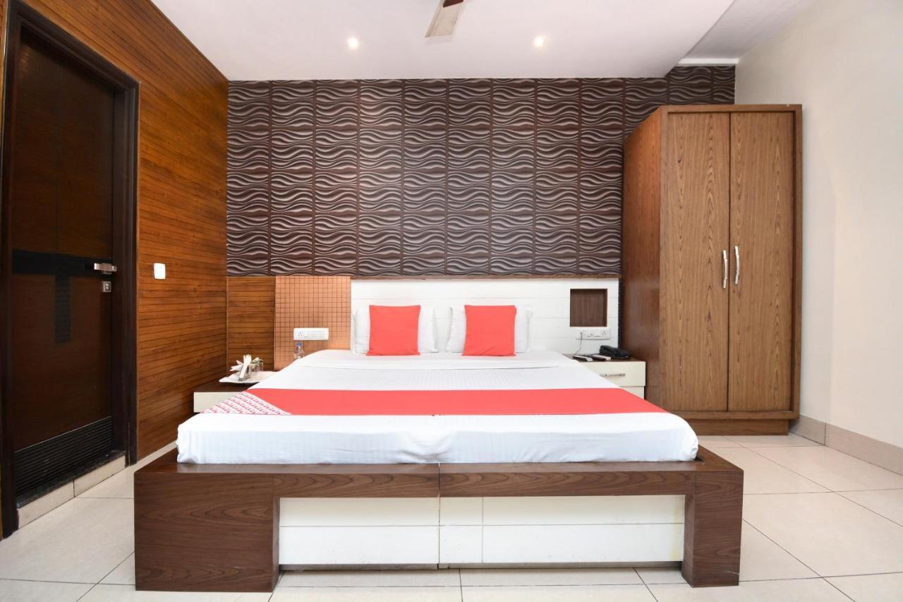 Hotel Grand M Lajjo Λουντιάνα Εξωτερικό φωτογραφία